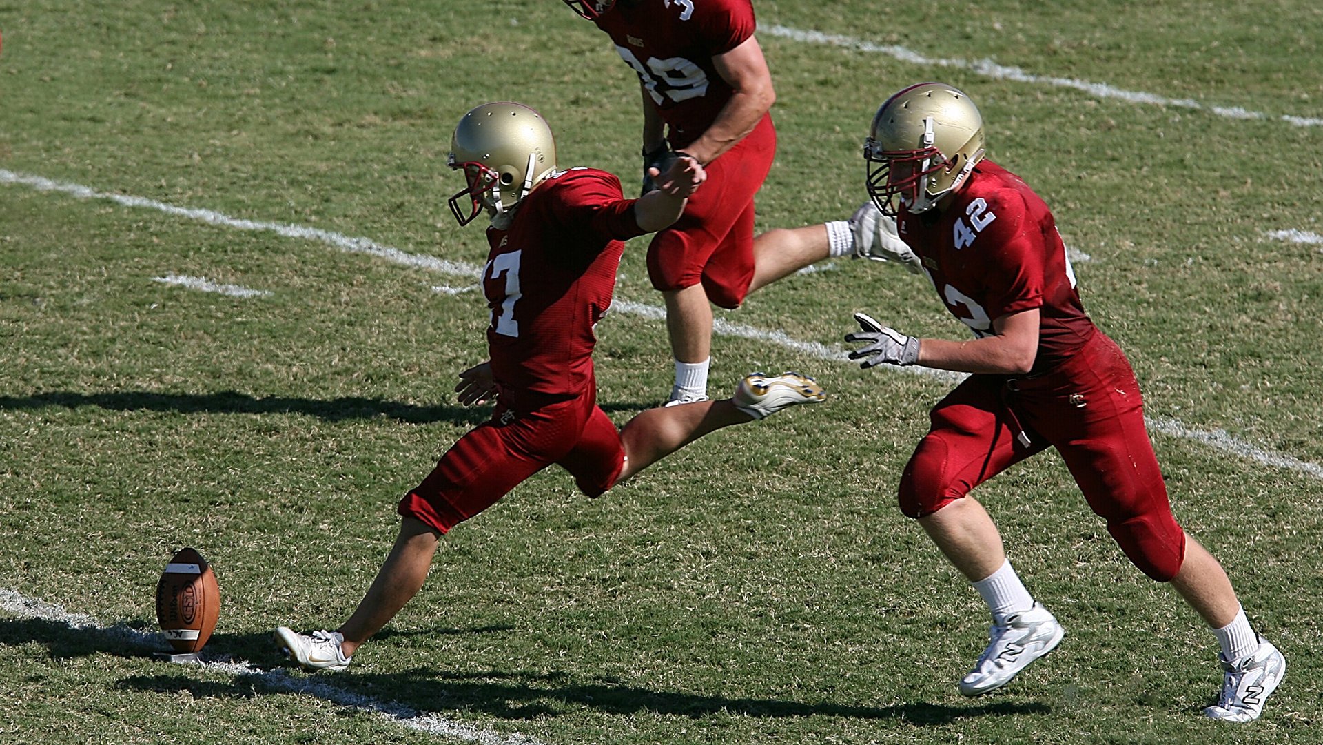 _极地探索赛:穿越冰雪原野的勇者之旅_,极地探险