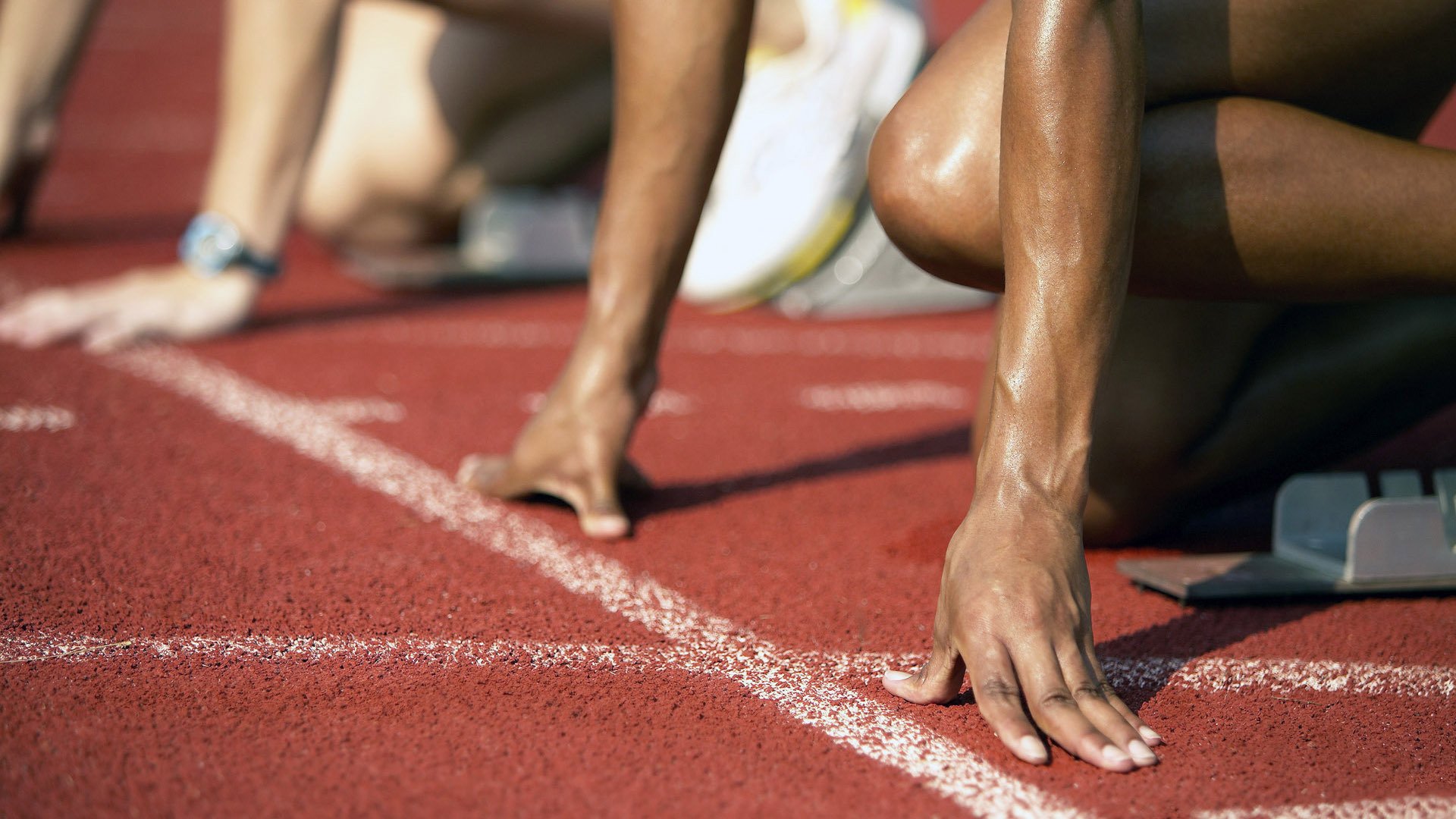 德国女子自行车队在团体追逐赛中获得铜牌,德国自行车比赛